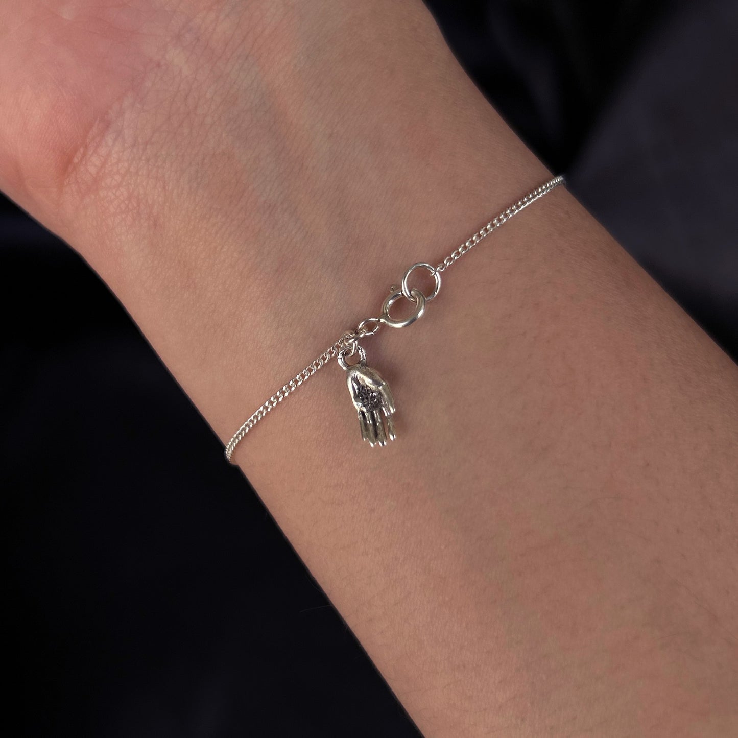 Pulsera mini dije Mano
