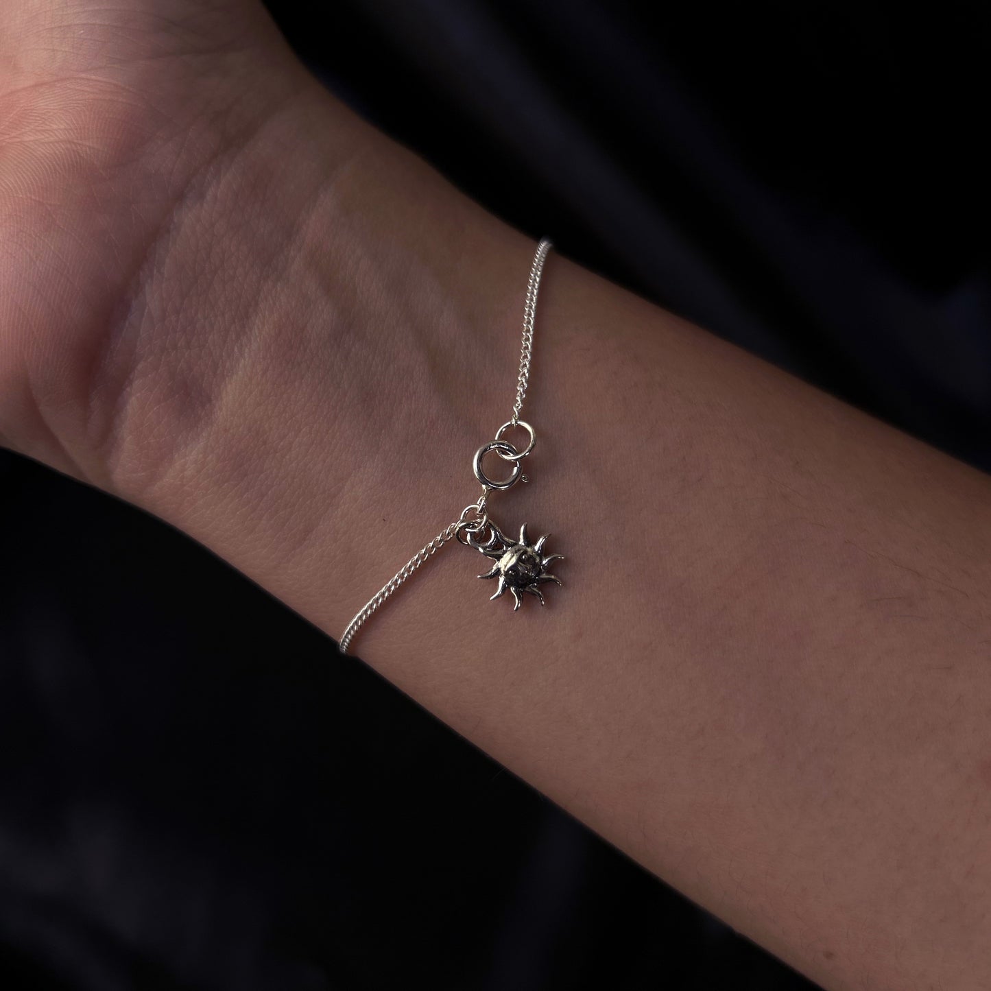 Pulsera mini dije Sol